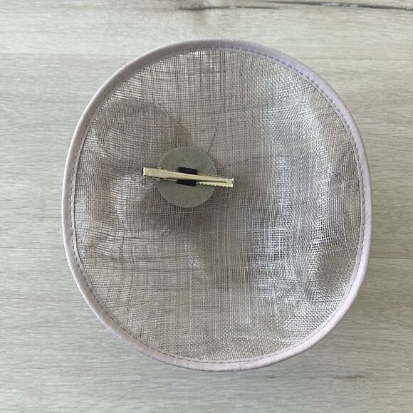 Floris Amor Derby Fascinator with Clip OS NEW IN BOX - Picture 5 of 6